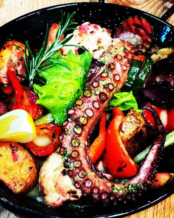 Restauracja i Noclegi Izba Rybacka w Krainie Wygasłych Wulkanów Podgorki Zewnętrze zdjęcie